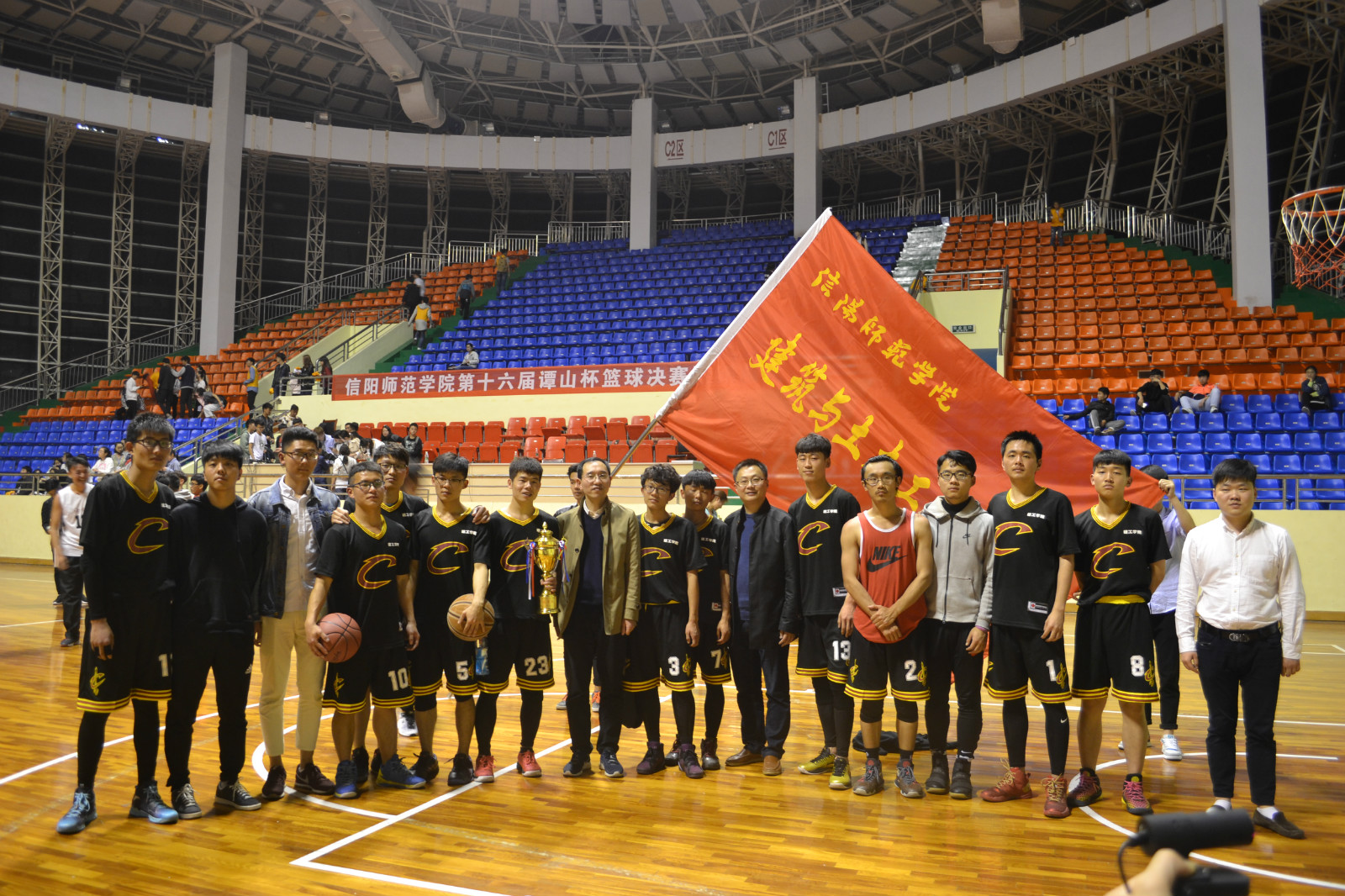 金年会金字招牌诚信至上篮球健儿在“谭山杯”决赛创下佳绩图片.jpg